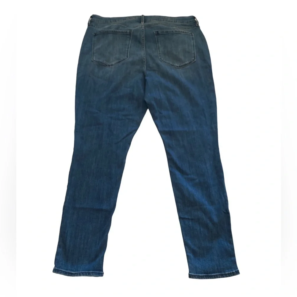 Old Navy Medium Rinse Super Skinny Blue Jean Size 18